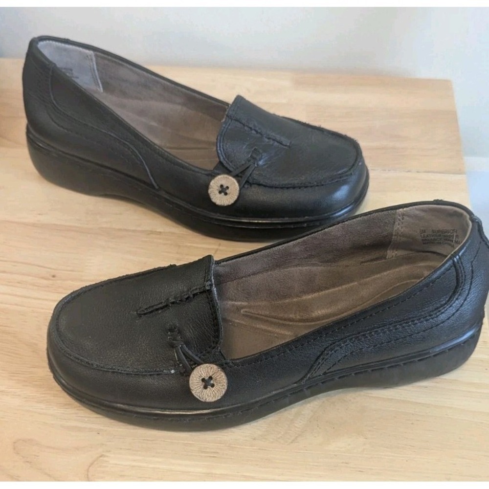 Array Womens 6 M Loafer Black Slip on Leather Button Flats Business Casual Comfy